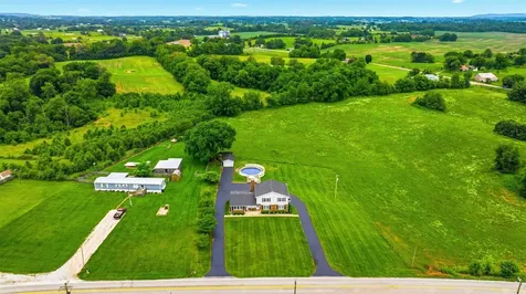 5410 Hundred Acre Pond Road Hardyville KY 42746