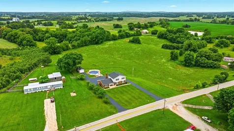 5410 Hundred Acre Pond Road Hardyville KY 42746