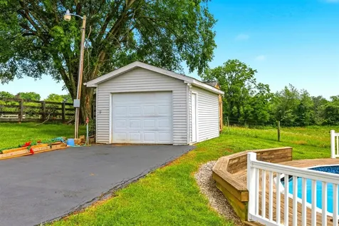 5410 Hundred Acre Pond Road Hardyville KY 42746