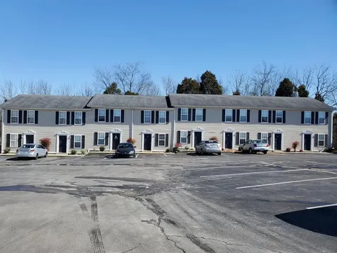 1956-1960 Stonehenge Avenue Bowling Green KY 42101