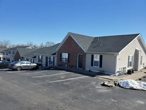 1956-1960 Stonehenge Avenue Bowling Green KY 42101