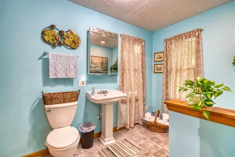 100 Hart Lane Belton KY 42324