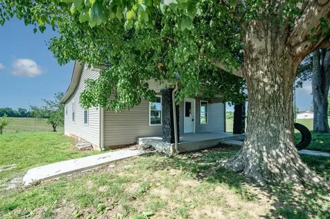 3963 Old Lexington Road Cave City KY 42127