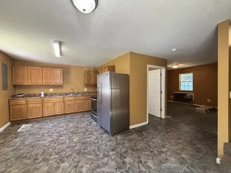 330 N 4th Street Central City KY 42330
