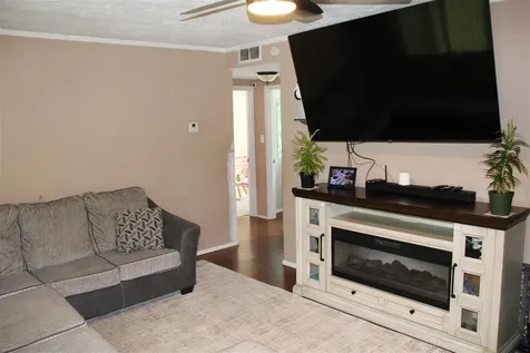 3225 Stratford Avenue Louisville KY 40218