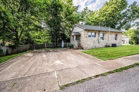 403 W 10th Avenue Bowling Green KY 42101
