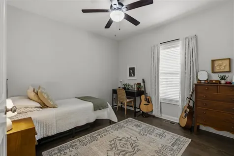 7028 Stone Meade Court Bowling Green KY 42101