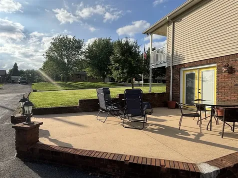 2390 Old Munfordville Road Glasgow KY 42141