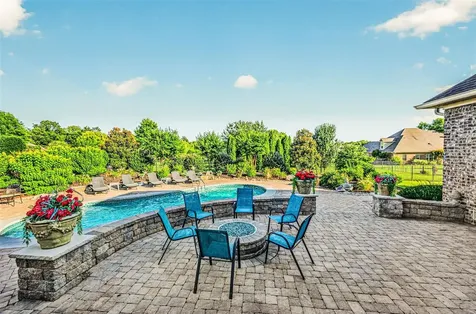 320 Sierra Nevada Way Bowling Green KY 42104