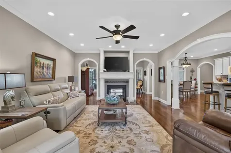 320 Sierra Nevada Way Bowling Green KY 42104