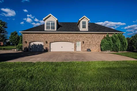 320 Sierra Nevada Way Bowling Green KY 42104