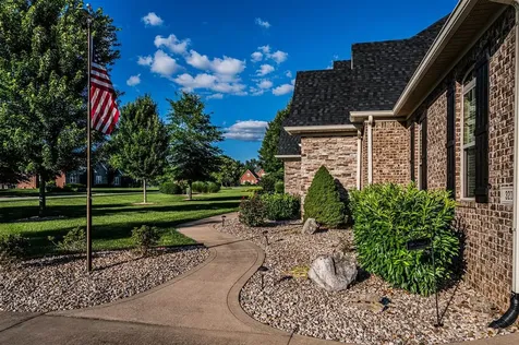 320 Sierra Nevada Way Bowling Green KY 42104