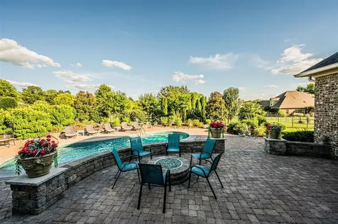 320 Sierra Nevada Way Bowling Green KY 42104
