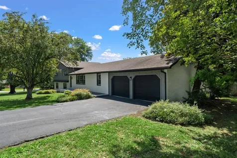 2102 Grandview Street Bowling Green KY 42101