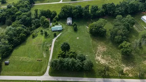 3896 Petros Browning Road Bowling Green KY 42101