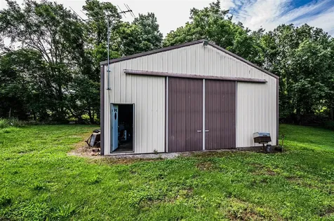 3896 Petros Browning Road Bowling Green KY 42101