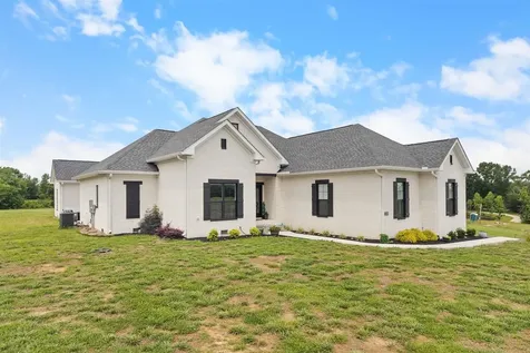 3433 H E Johnson Road Alvaton KY 42122