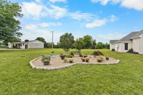 3433 H E Johnson Road Alvaton KY 42122