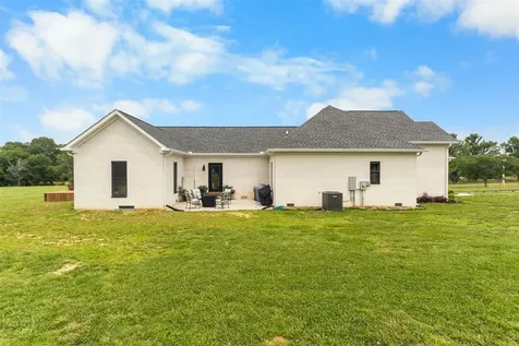 3433 H E Johnson Road Alvaton KY 42122