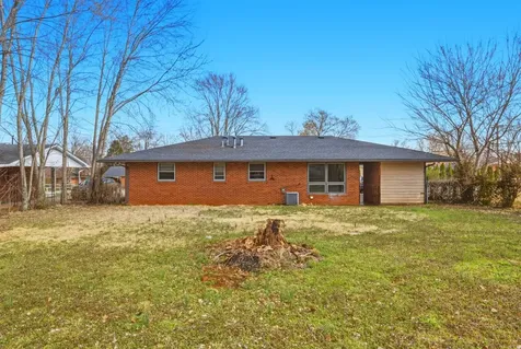 1261 N Lee Street Bowling Green KY 42101