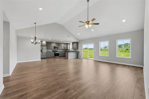 77 Garden Way Smiths Grove KY 42210