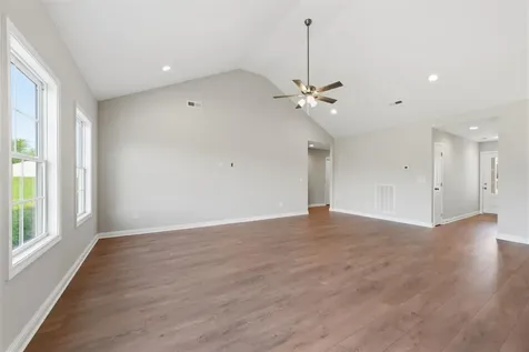 77 Garden Way Smiths Grove KY 42210