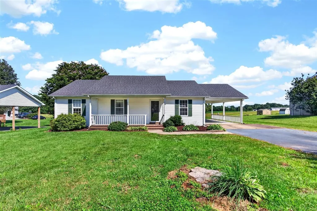 90 Ayers Lane Scottsville KY 42164