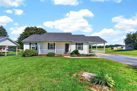 90 Ayers Lane Scottsville KY 42164