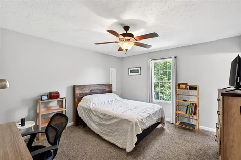 90 Ayers Lane Scottsville KY 42164