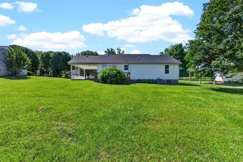 90 Ayers Lane Scottsville KY 42164