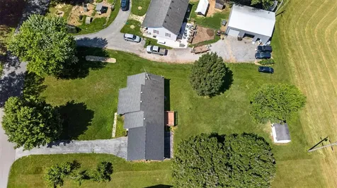 90 Ayers Lane Scottsville KY 42164
