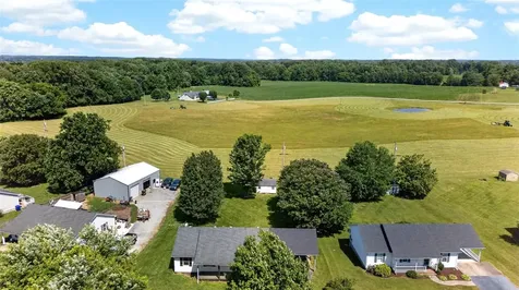 90 Ayers Lane Scottsville KY 42164