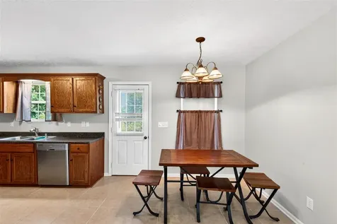 90 Ayers Lane Scottsville KY 42164