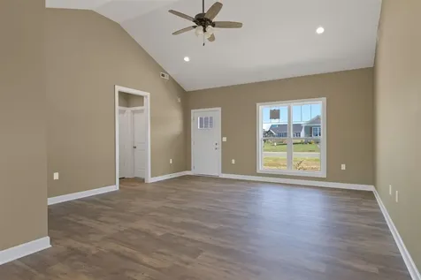 609 Victoria Way Franklin KY 42134