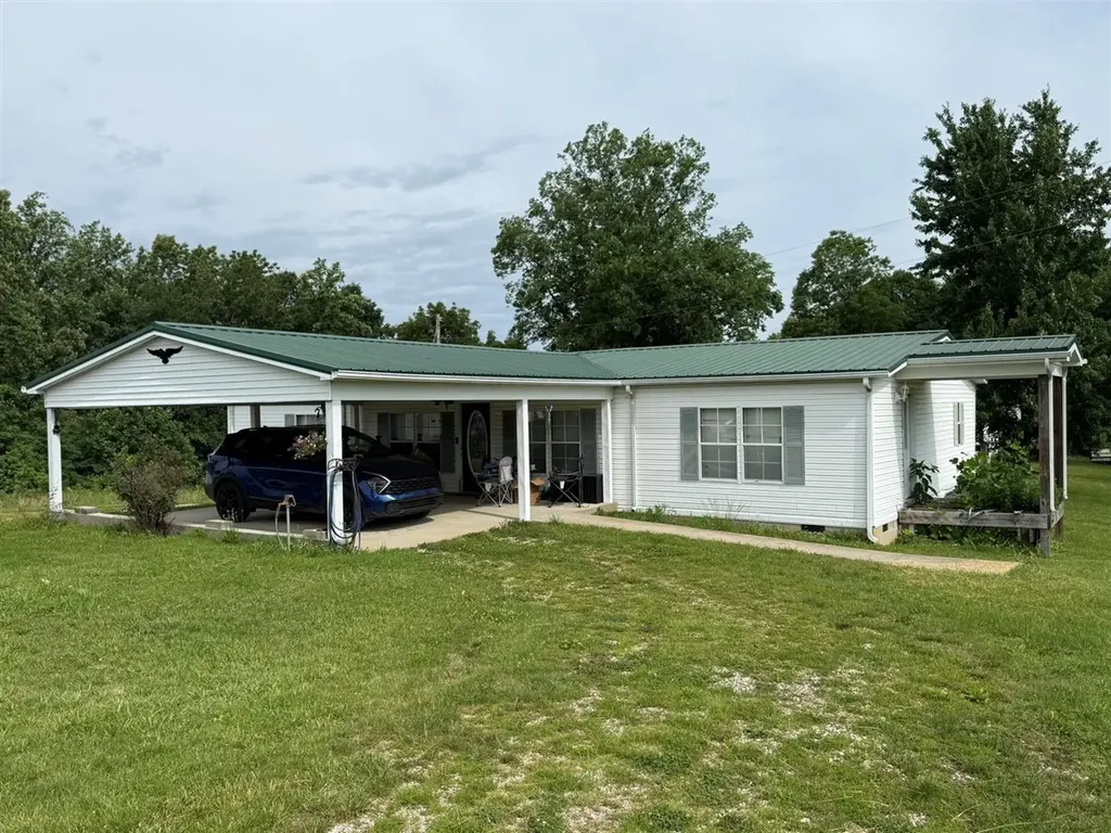 120 Center Point Loop Munfordville KY 42765