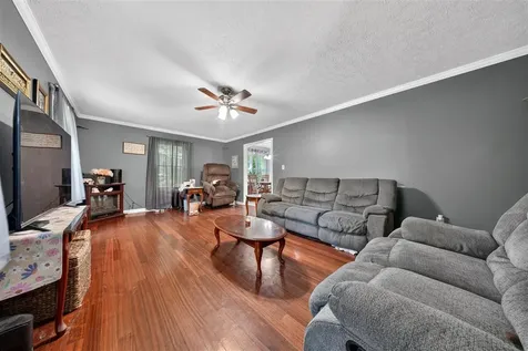 1989 Sportsman Lake Road Franklin KY 42134