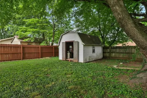 757 Dunbarton Avenue Bowling Green KY 42104