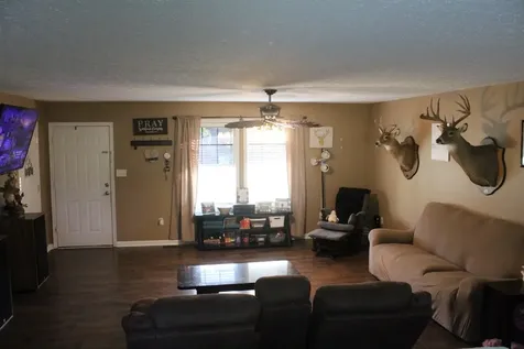 1900 Garrett Hollow Road Bowling Green KY 42101