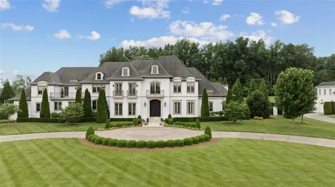 317 Village Way Bowling Green KY 42103