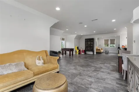 317 Village Way Bowling Green KY 42103