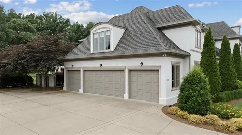 317 Village Way Bowling Green KY 42103