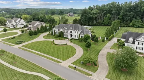 317 Village Way Bowling Green KY 42103