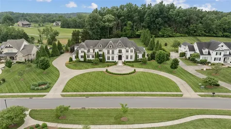 317 Village Way Bowling Green KY 42103