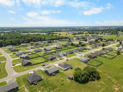 345 Deluth Drive Bowling Green KY 42101
