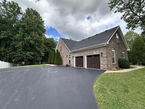 240 Cross Creek Court Alvaton KY 42122
