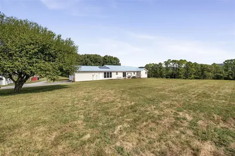 253 Boiling Springs Road Munfordville KY 42765
