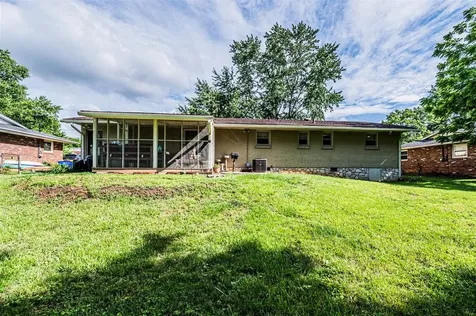615 Wakefield Street Bowling Green KY 42103