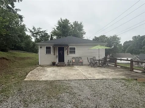 223 N Cherry Street Greenville KY 42345