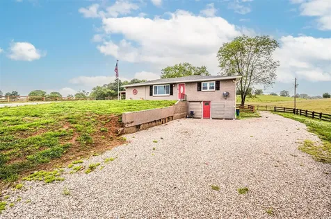 1113 Hays Pondsville Road Smiths Grove KY 42171