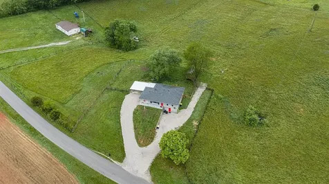 1113 Hays Pondsville Road Smiths Grove KY 42171